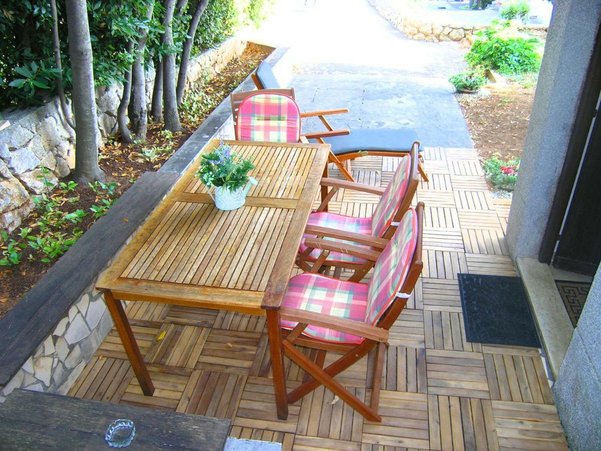 Studio Apartment Tamara Krk Town Exterior foto